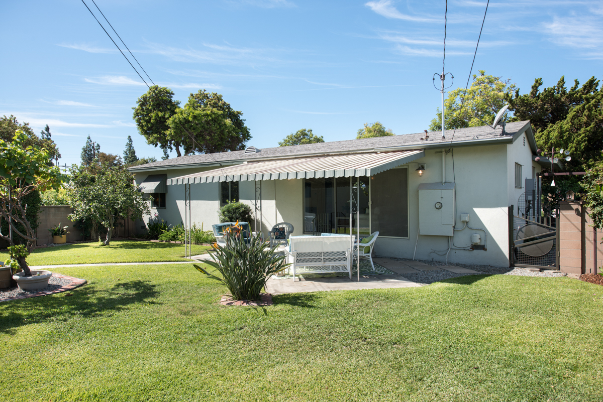 300 Russell Ave., Fullerton, CA 92833