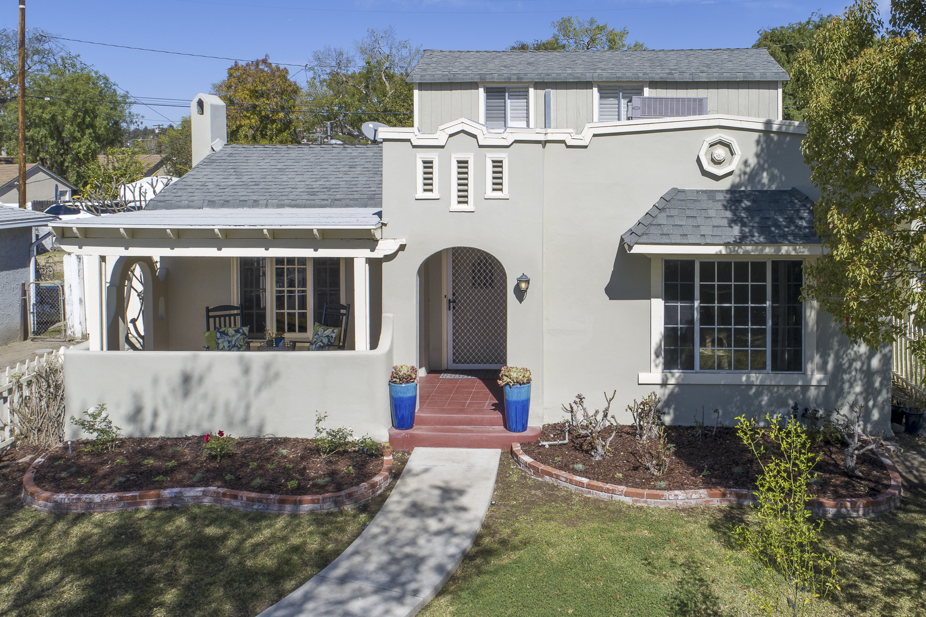 1229 Grove Place Fullerton CA 92831: Front of house face on