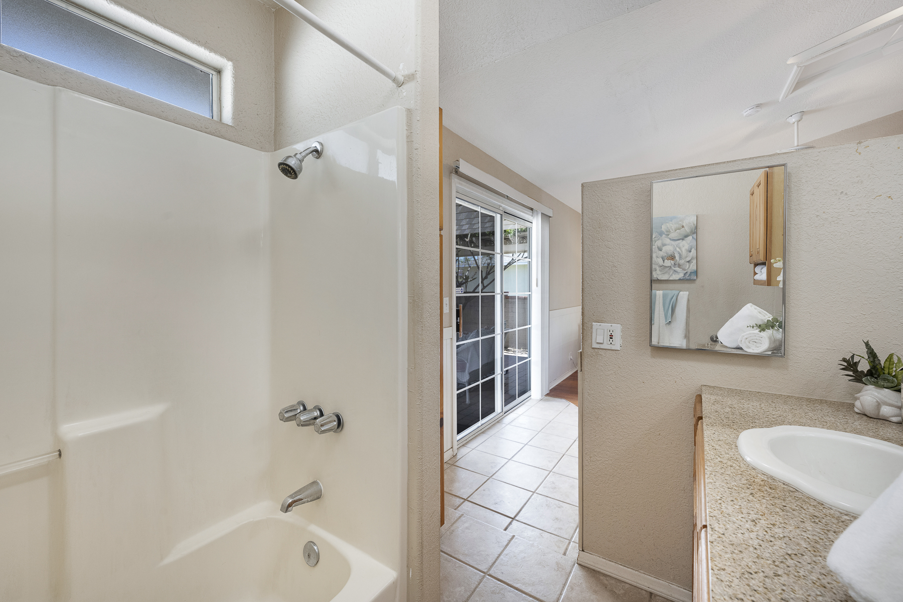 1229 Grove Place Fullerton CA 92831: Master Bathroom shower and sink