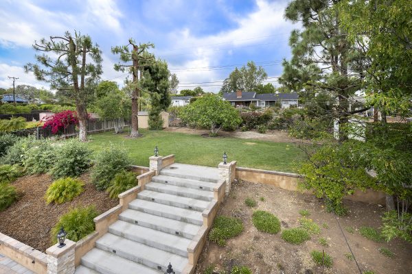 501 Dorothy Drive: Aerial shot of stairs and green space