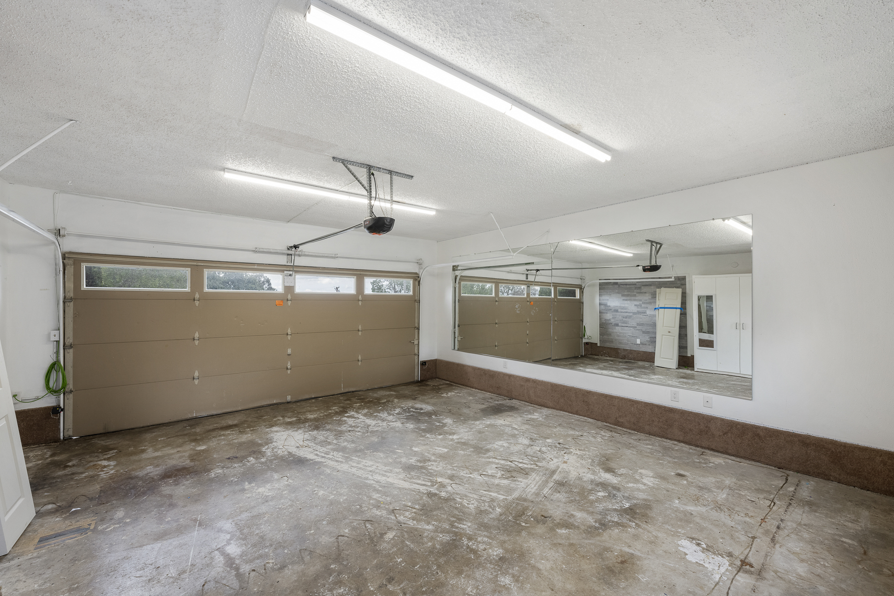 501 Dorothy Drive: Frontal interior view of closed in garage