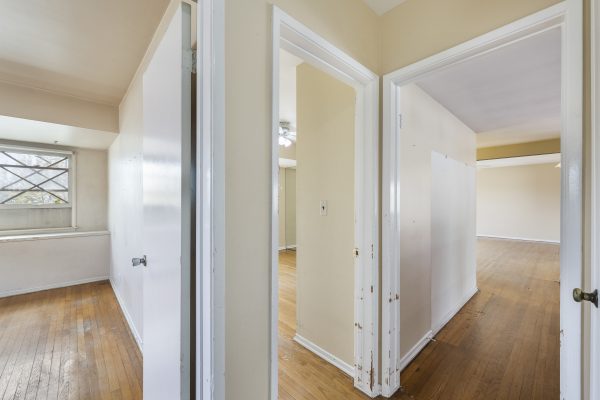 501 Dorothy Drive: Panoramic view of 3 bedrooms