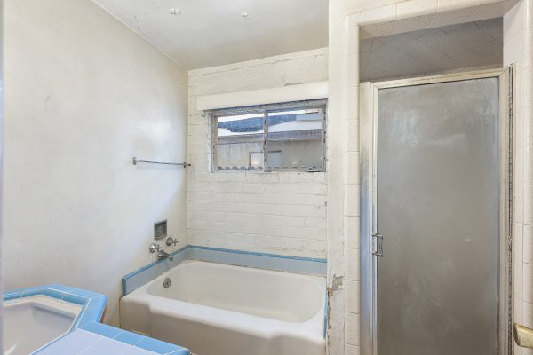319 E. Francis Ave, La Habra, CA 90631: Bathroom shower and tub.