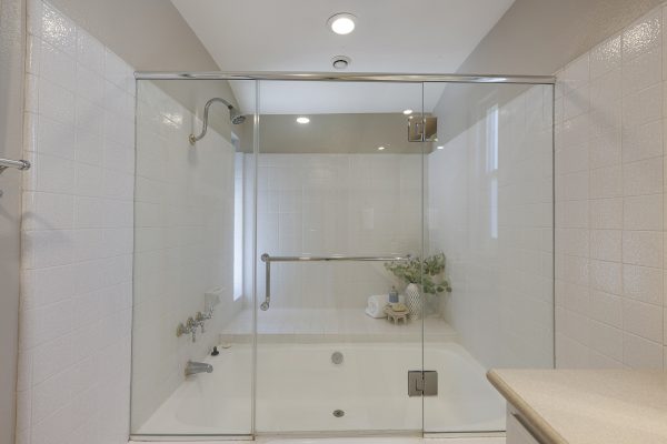 3424 Pinebrook Costa Mesa CA 92626: View of shower with ledge.