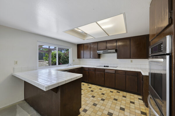 1242 Candlewood Dr-Kitchen-2