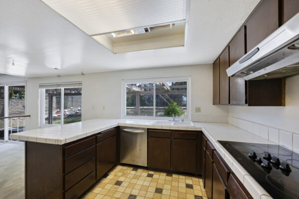 1242 Candlewood Dr-Kitchen