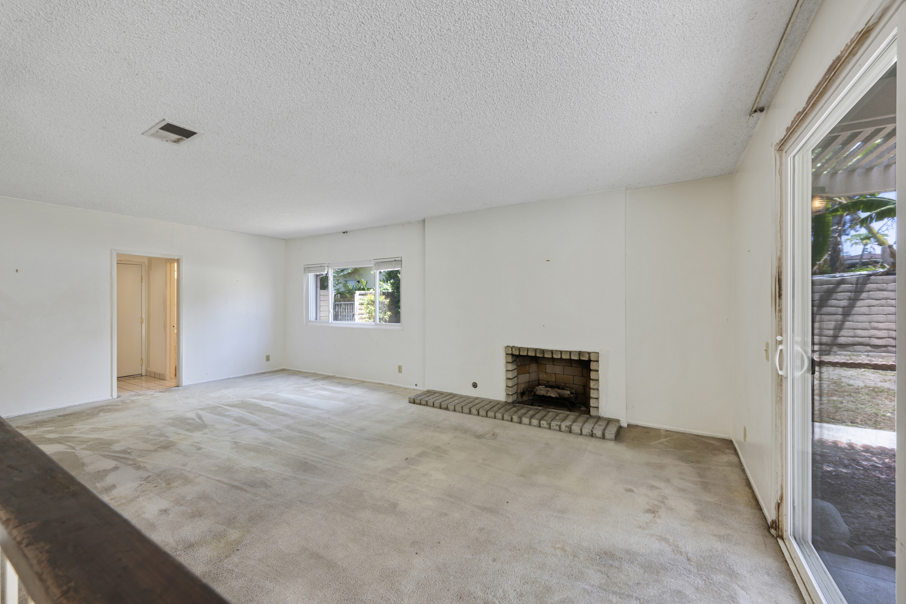 1242 Candlewood Dr-Family Room-6