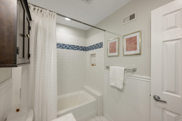 3100 Palm Drive_A-Primary Hall Bathroom
