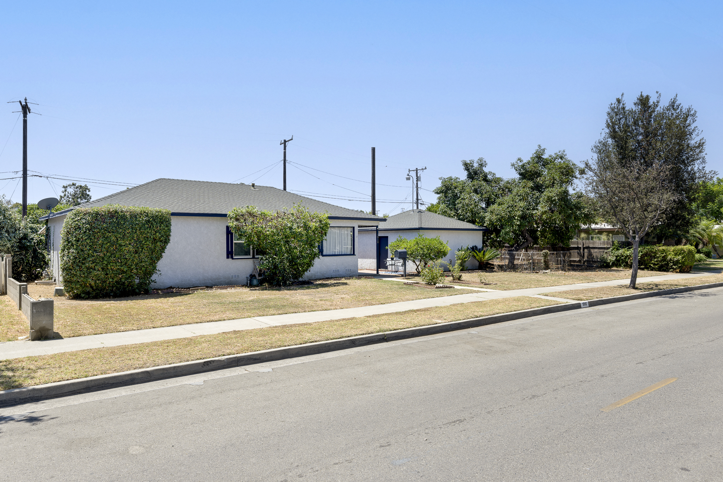 1910 W. Champan Ave, Fullerton, CA 92833