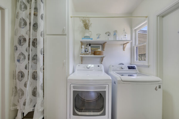 1910 W Chapman-Laundry Room-2