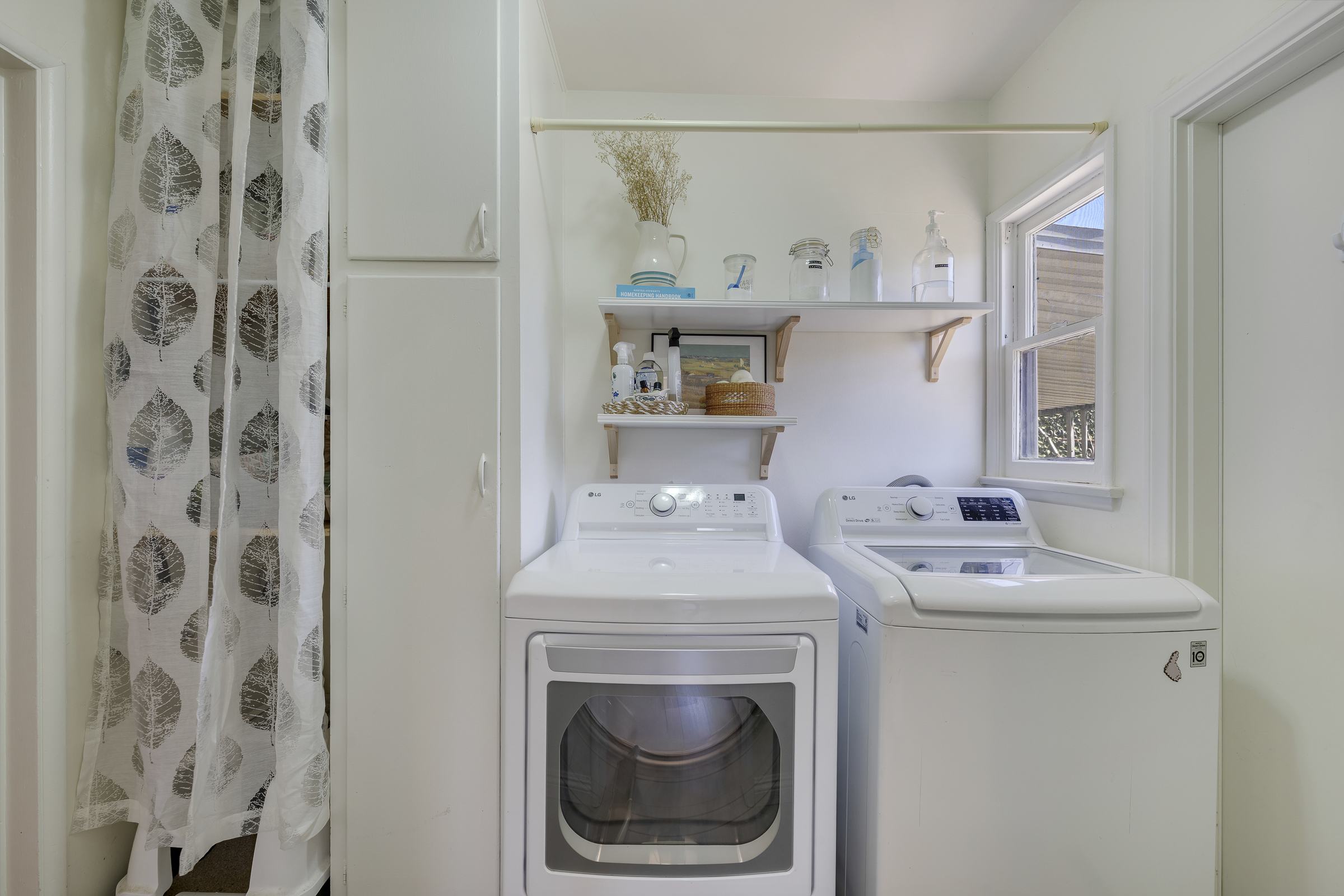 1910 W Chapman-Laundry Room-2