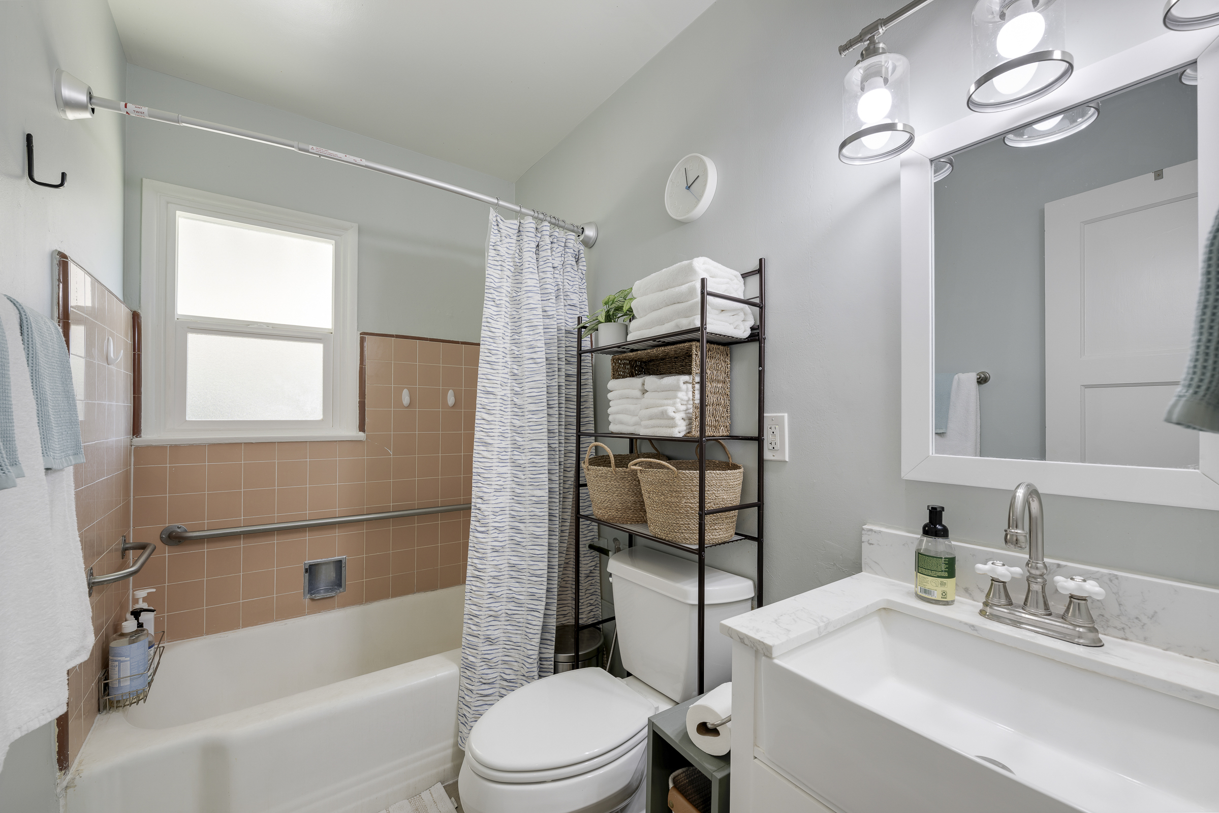 1910 W Chapman-Bathroom-2