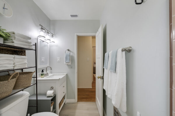 1910 W Chapman-Bathroom