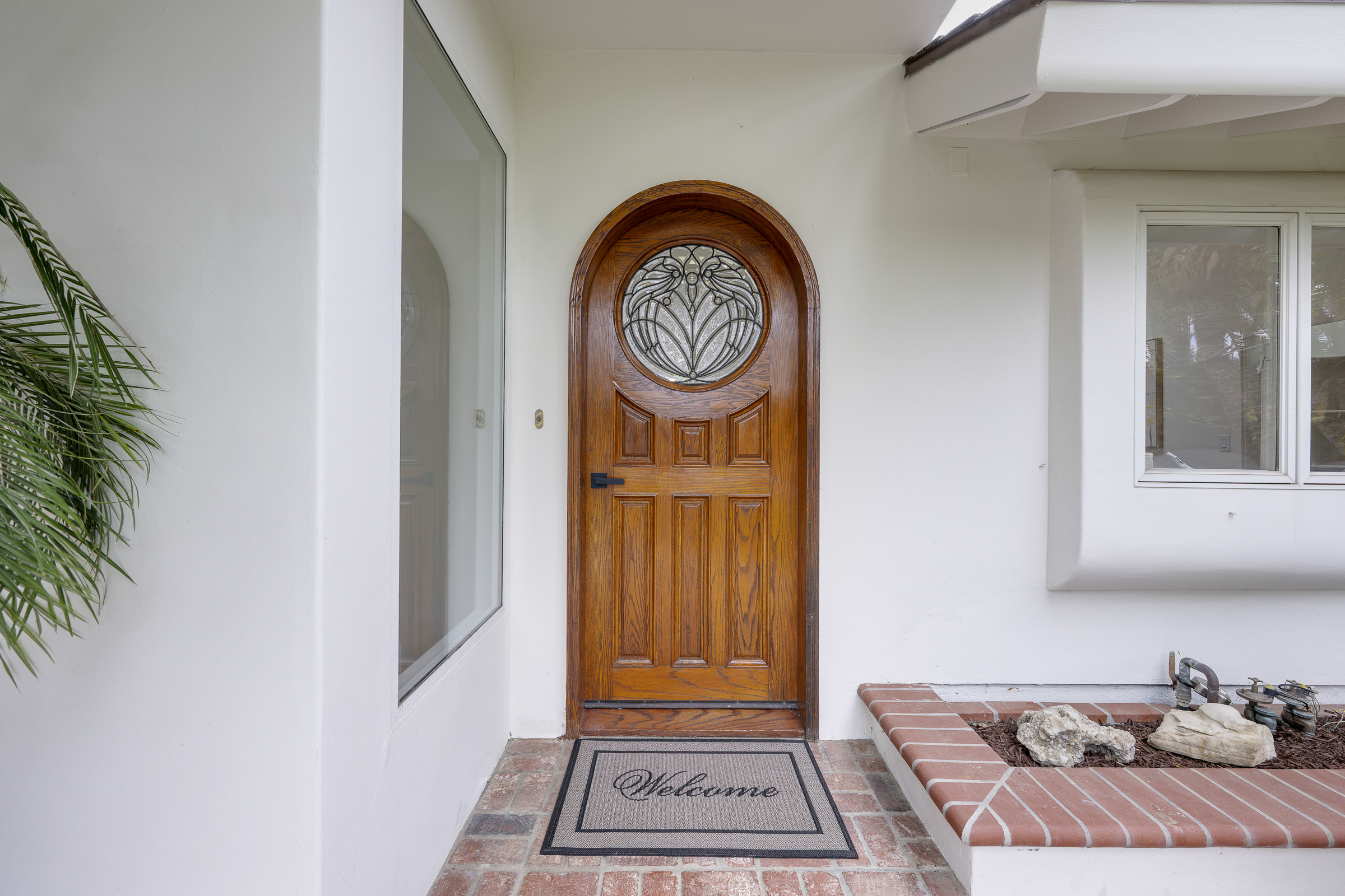 755 E Sunny Hills-Entry