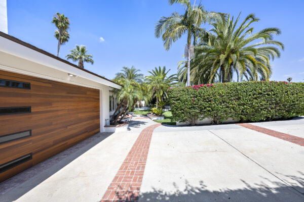 755 E Sunny Hills-Front
