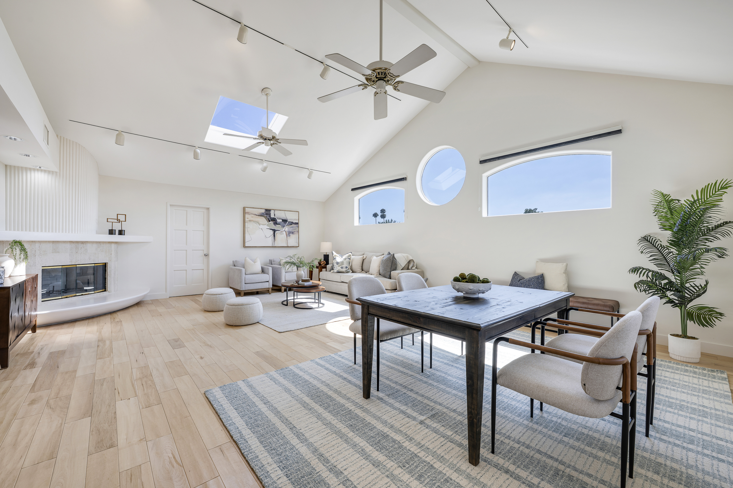 755 E Sunny Hills-Great Room-4