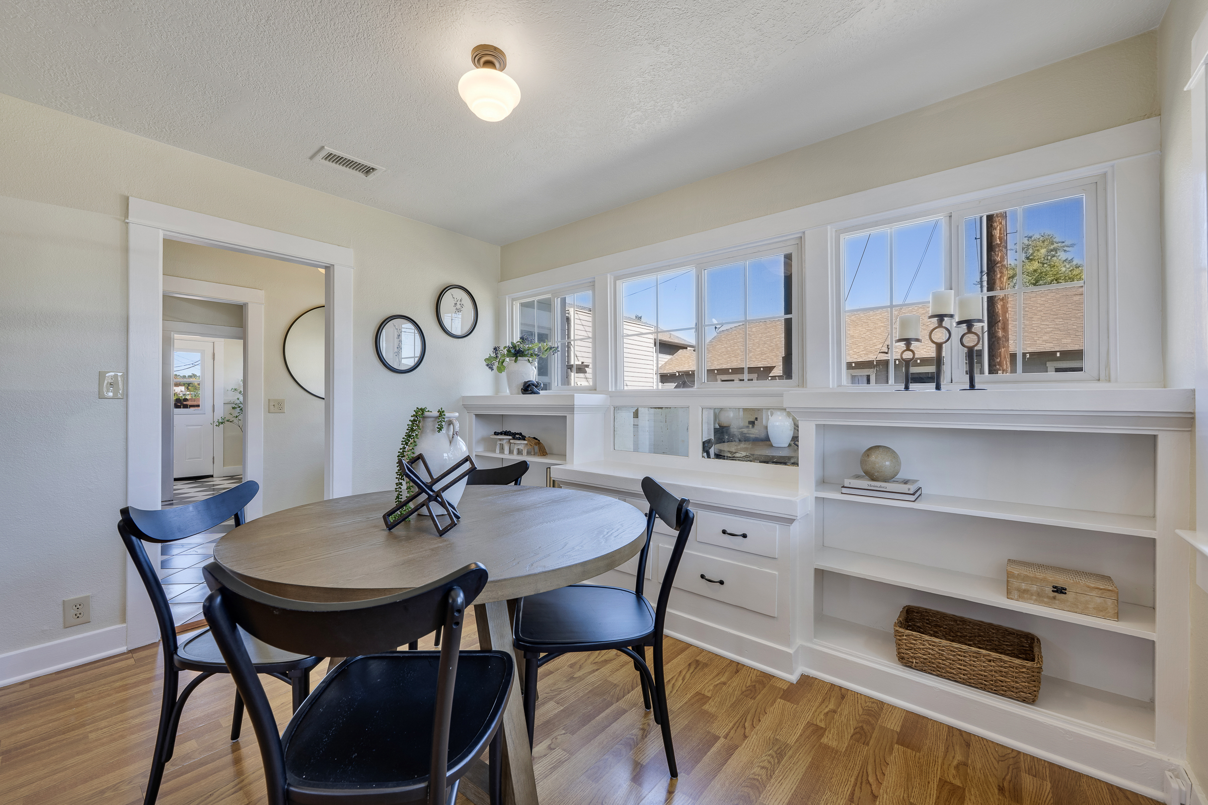 911 E. Commonwealth Ave, Fullerton, CA 92831