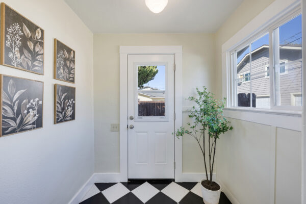 911 E. Commonwealth Ave, Fullerton, CA 92831