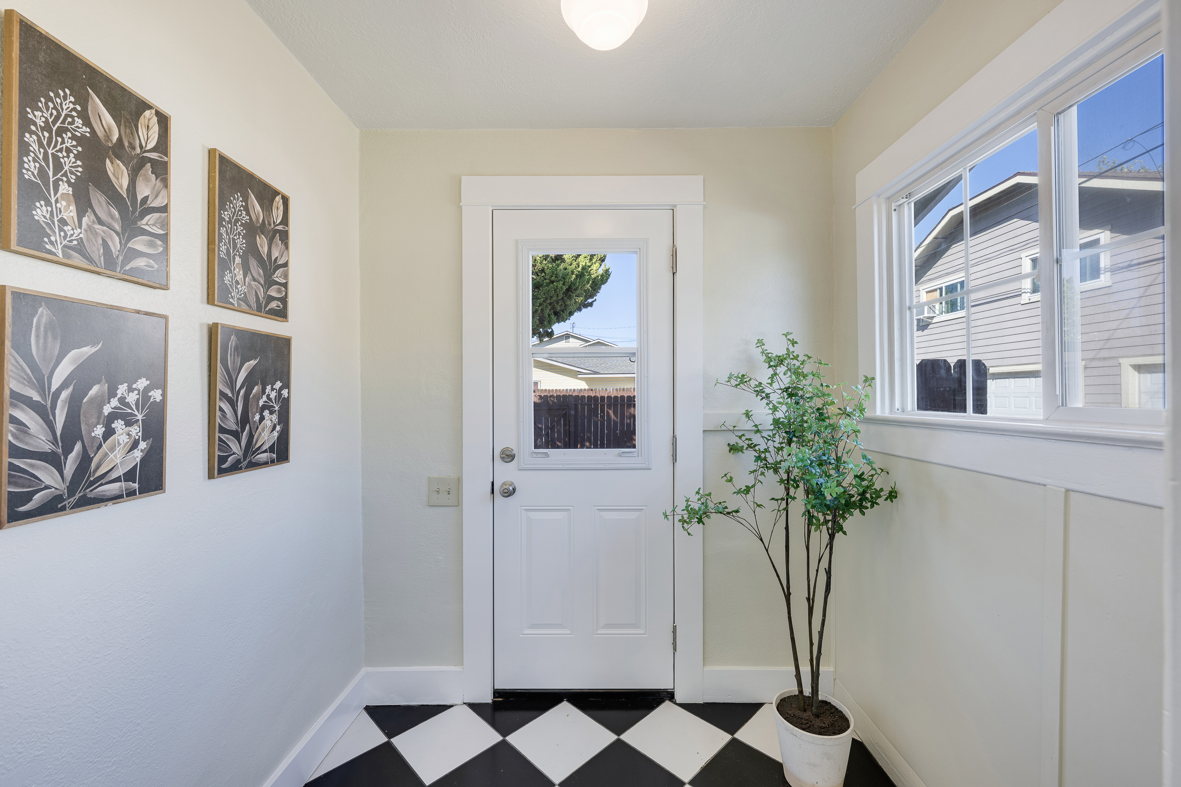 911 E. Commonwealth Ave, Fullerton, CA 92831