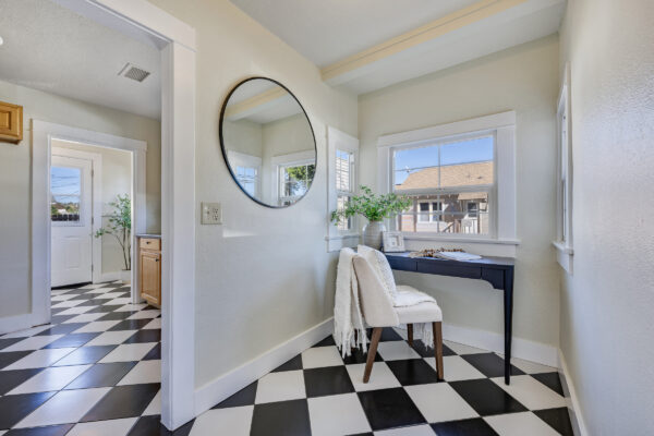 911 E. Commonwealth Ave, Fullerton, CA 92831