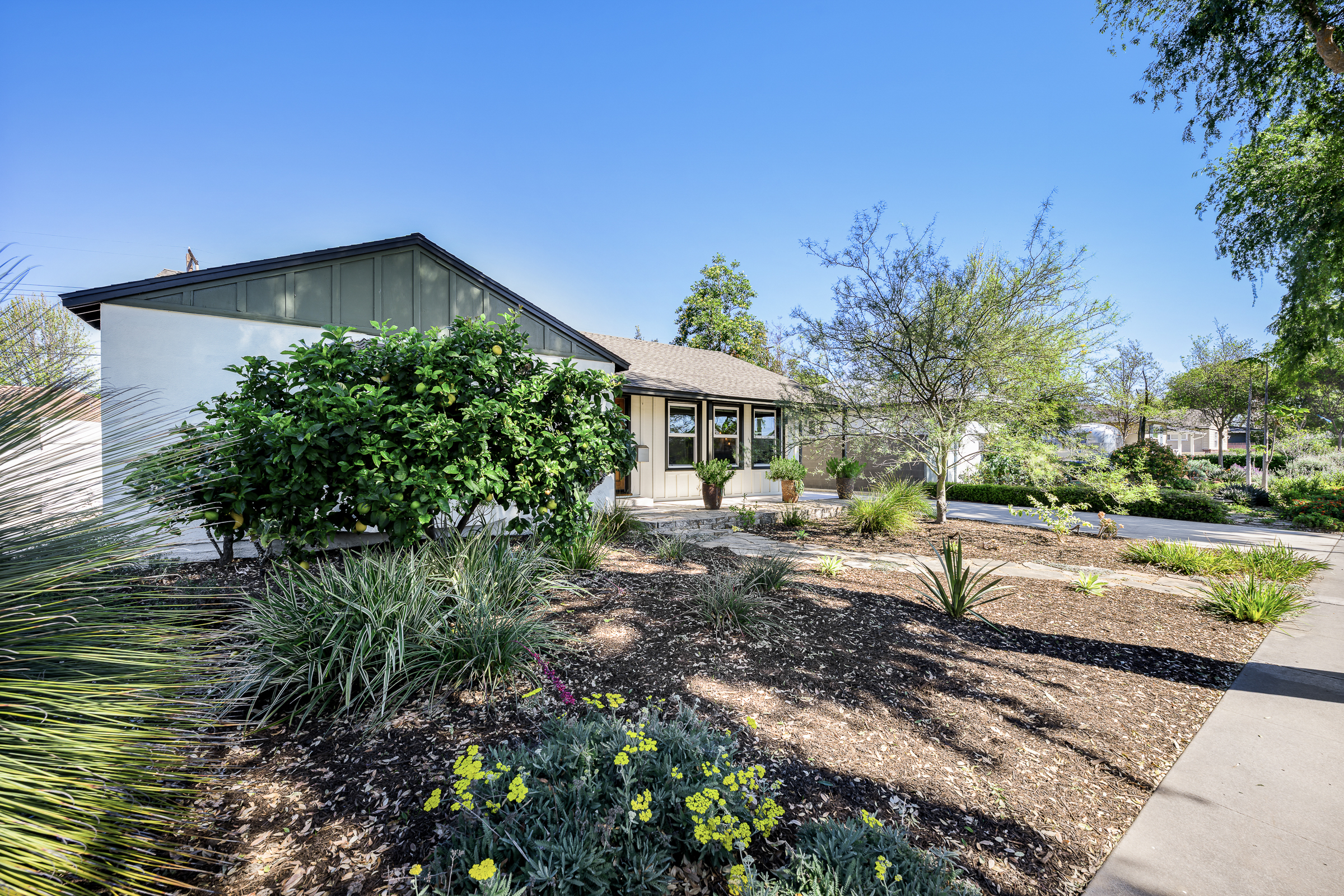 1245 Riverside Dr, Fullerton, CA 92831