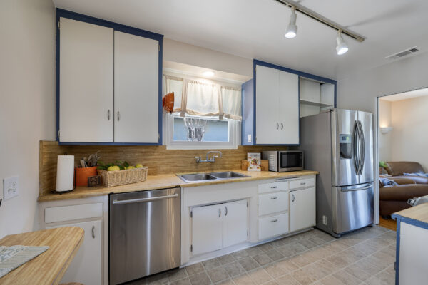 1245 Riverside Dr, Fullerton, CA 92831