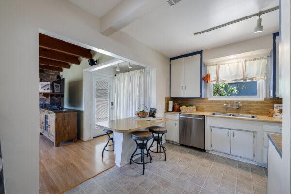 1245 Riverside Dr, Fullerton, CA 92831