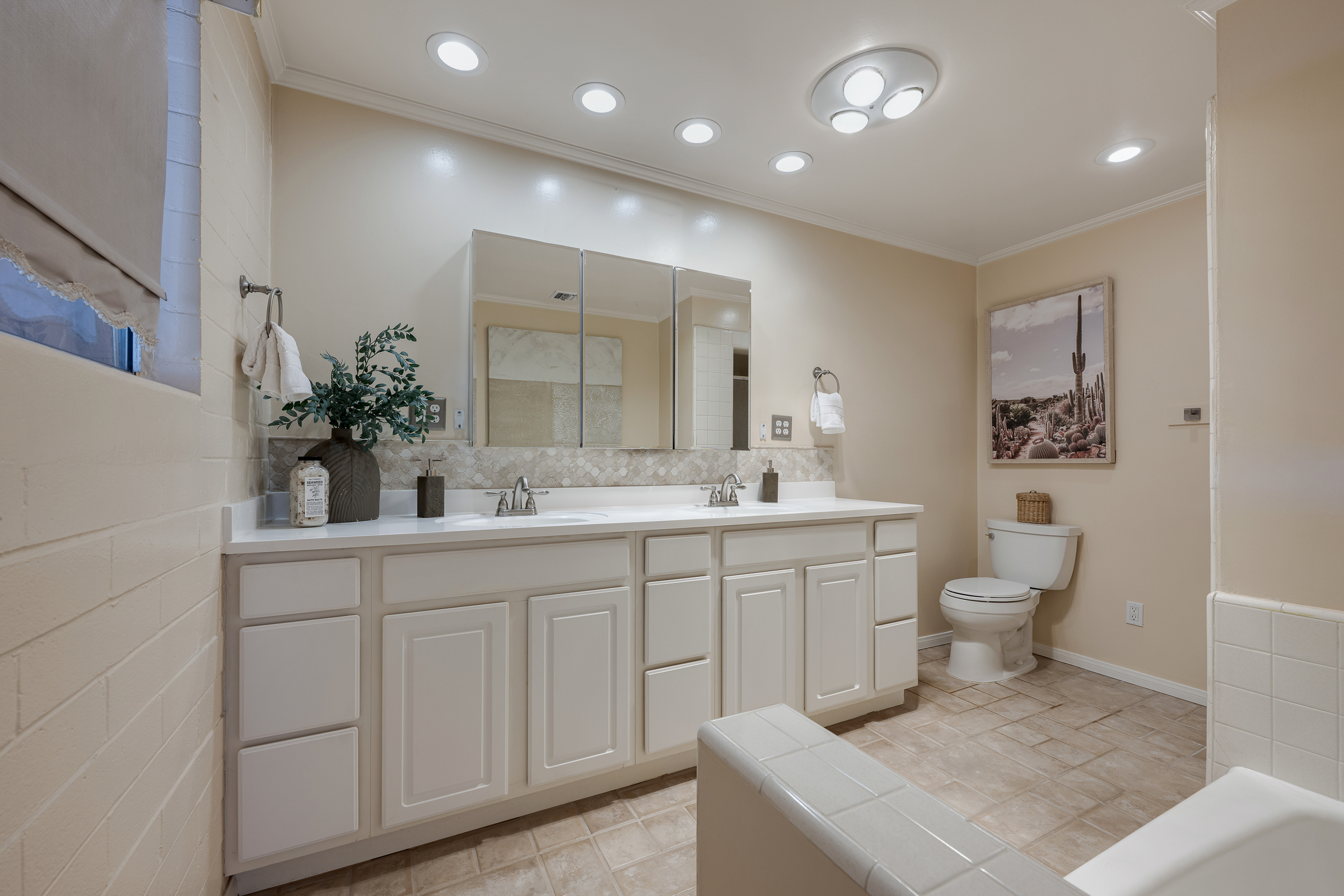 2404 W Ash Ave, Fullerton, CA 92833