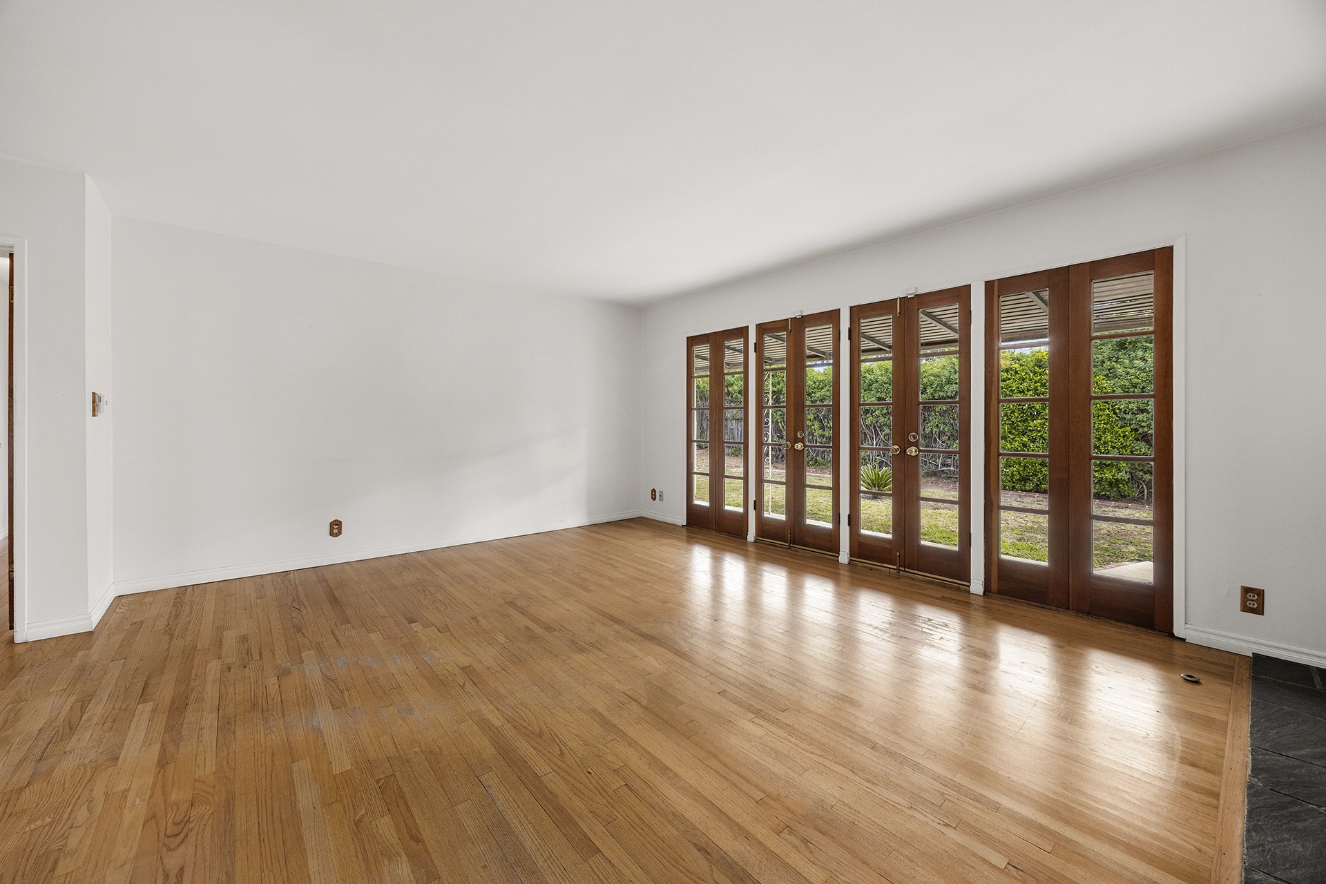 1018 Stanford-Living Room-3