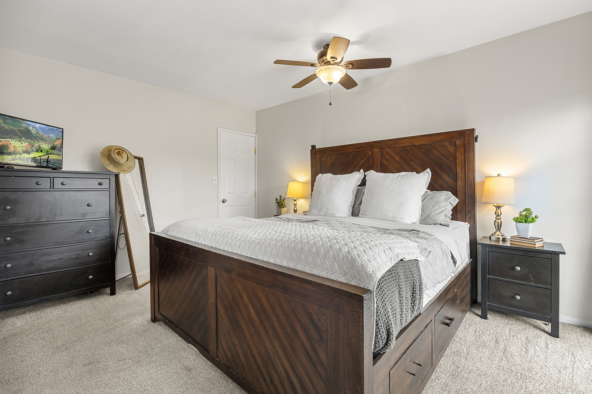 401 W. Southgate Ave, Fullerton, CA 92832
