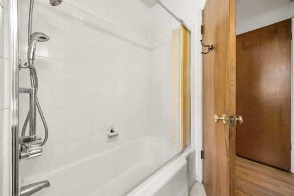 1018 Stanford-Hall Bathroom