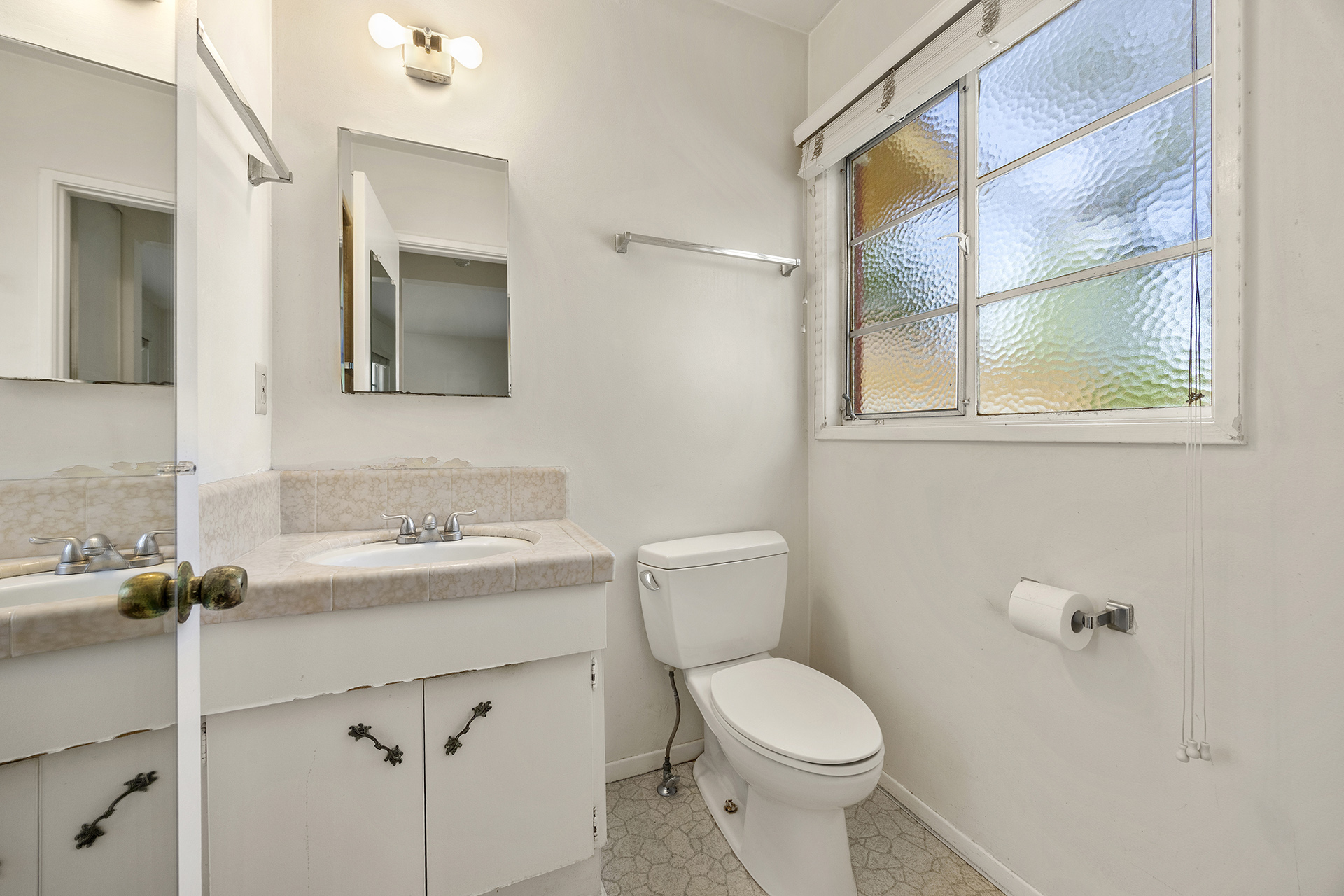 1018 Stanford-Primary Bathroom-2