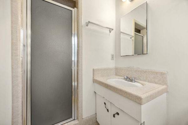 1018 Stanford-Primary Bathroom