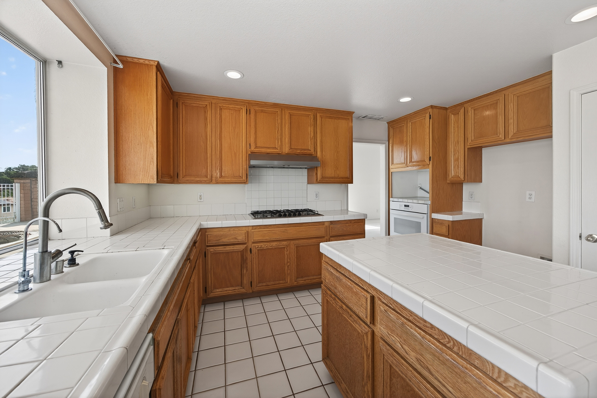 4311 San Viscaya Cir, Corona, CA 92882