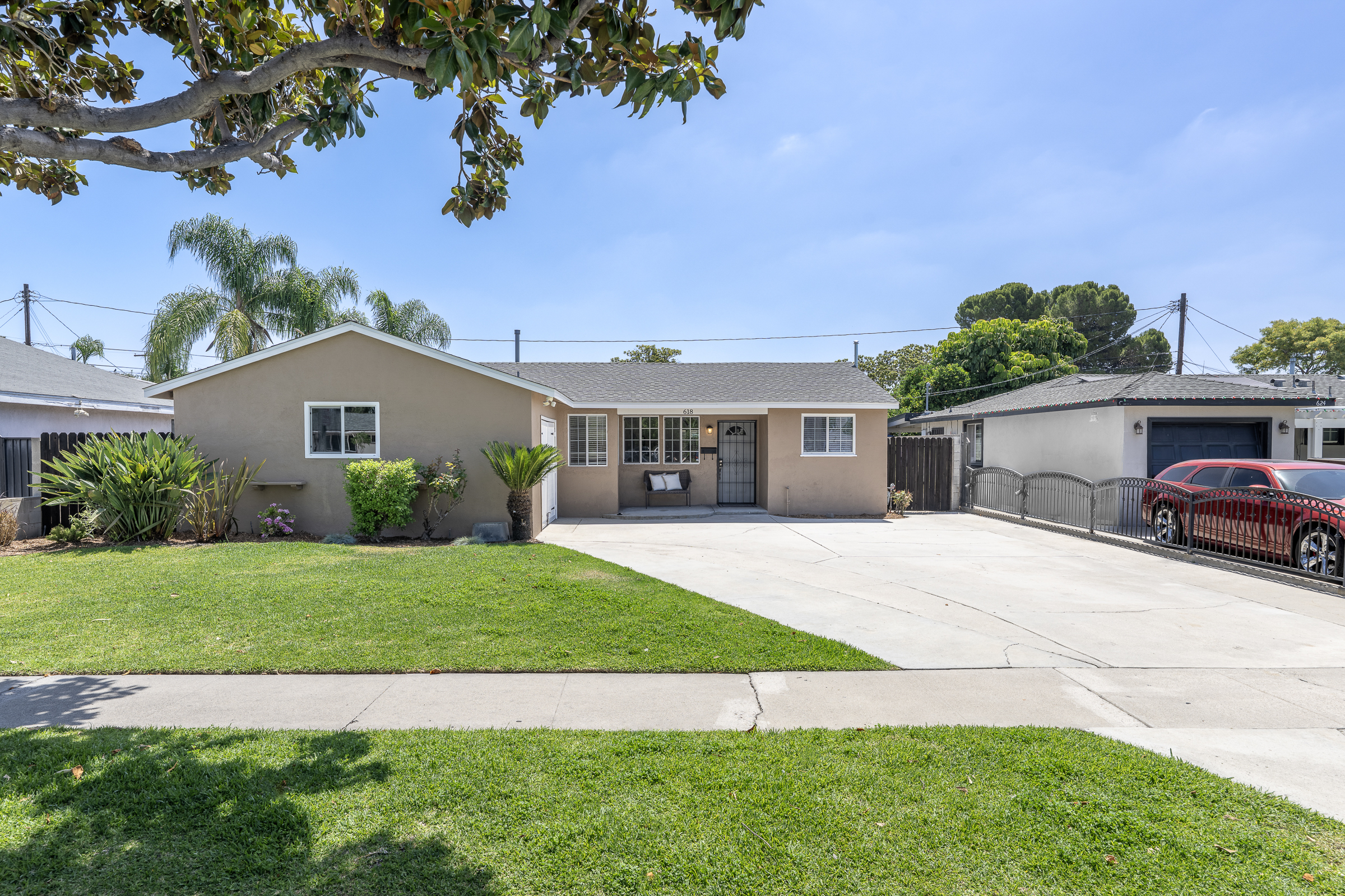 618 S Pine Dr-Front-5