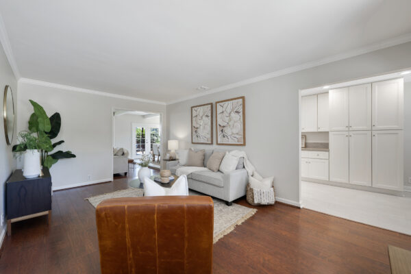 618 S Pine Dr-Living Room-4
