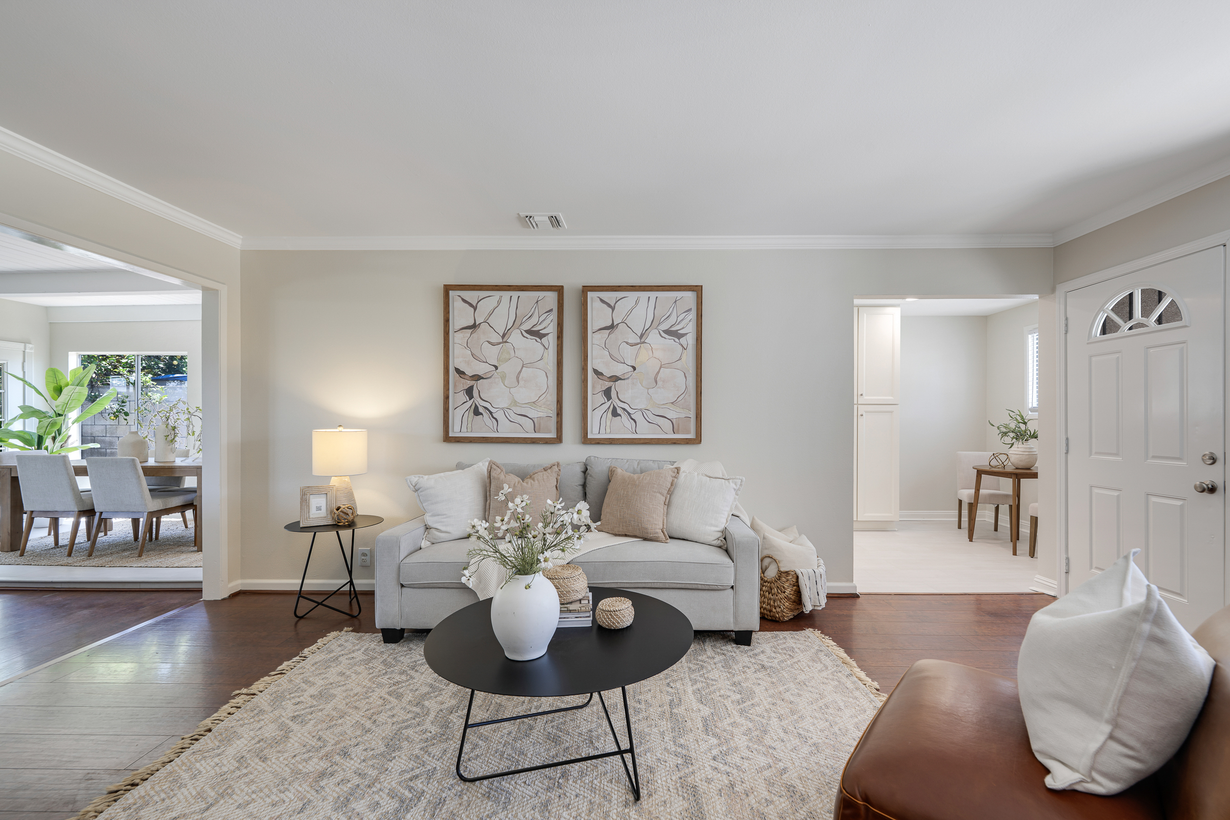618 S Pine Dr-Living Room-3