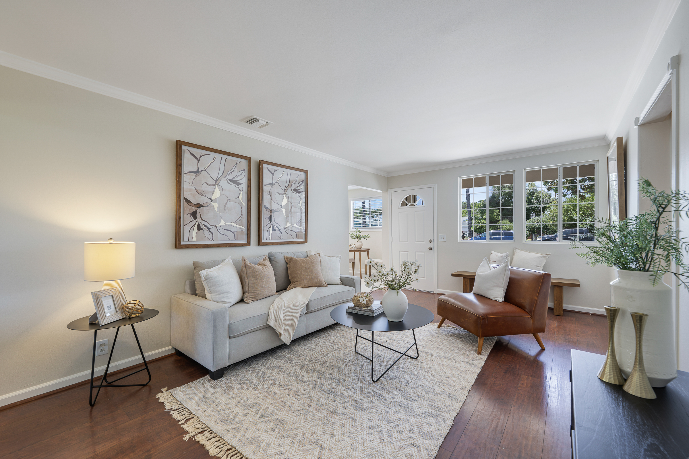 618 S Pine Dr-Living Room-2