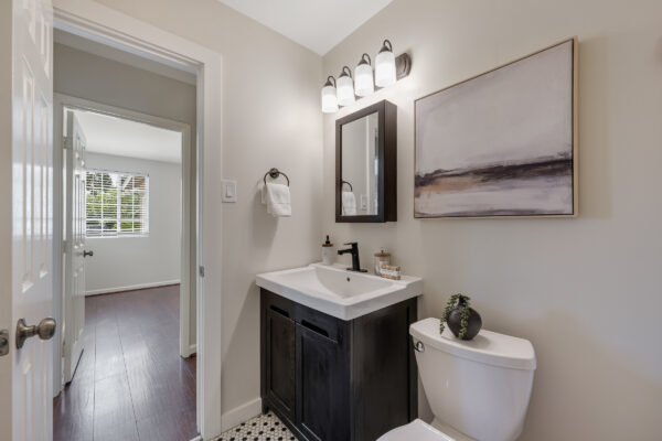 618 S Pine Dr-Hall Bathroom