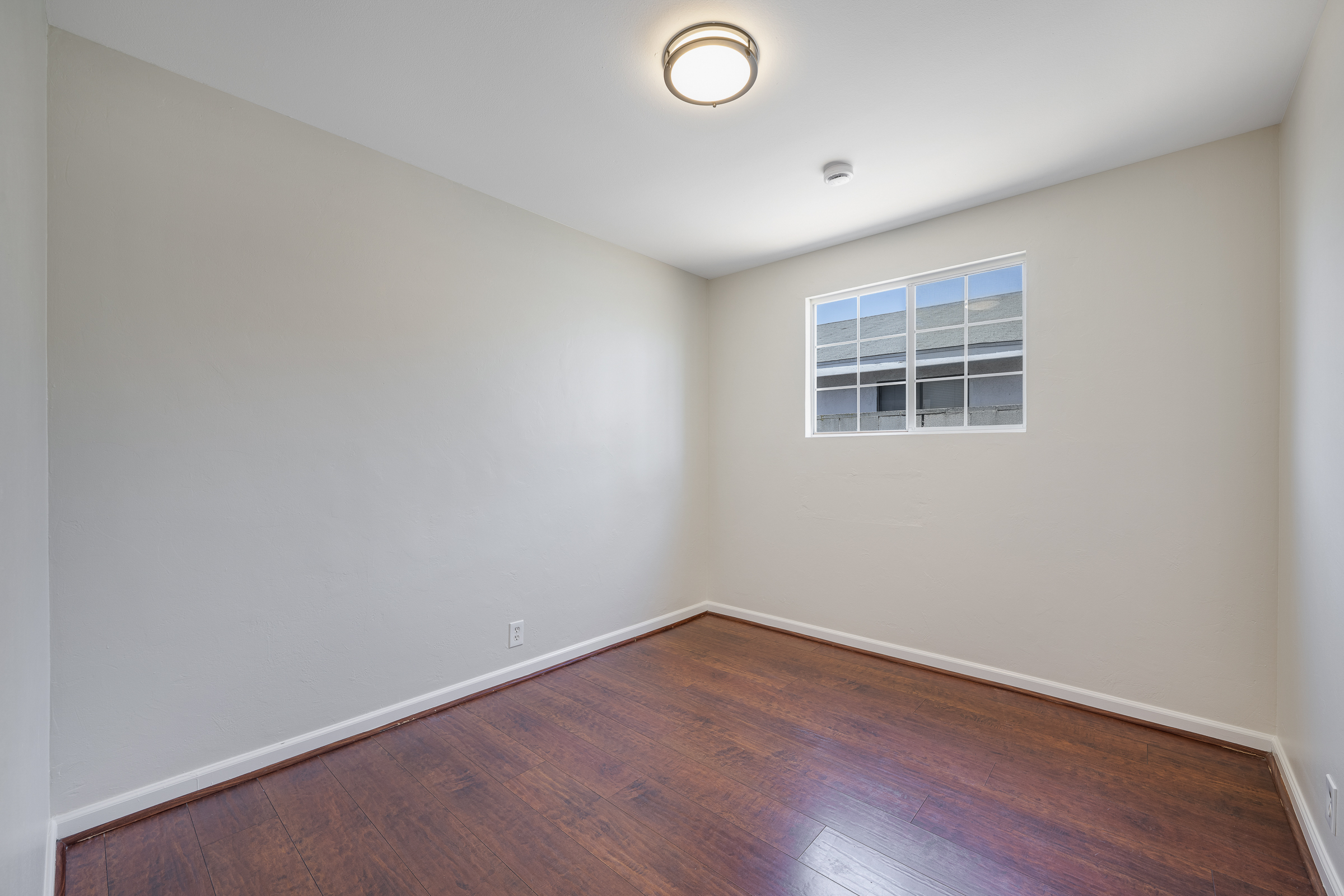 618 S Pine Dr-Bedroom