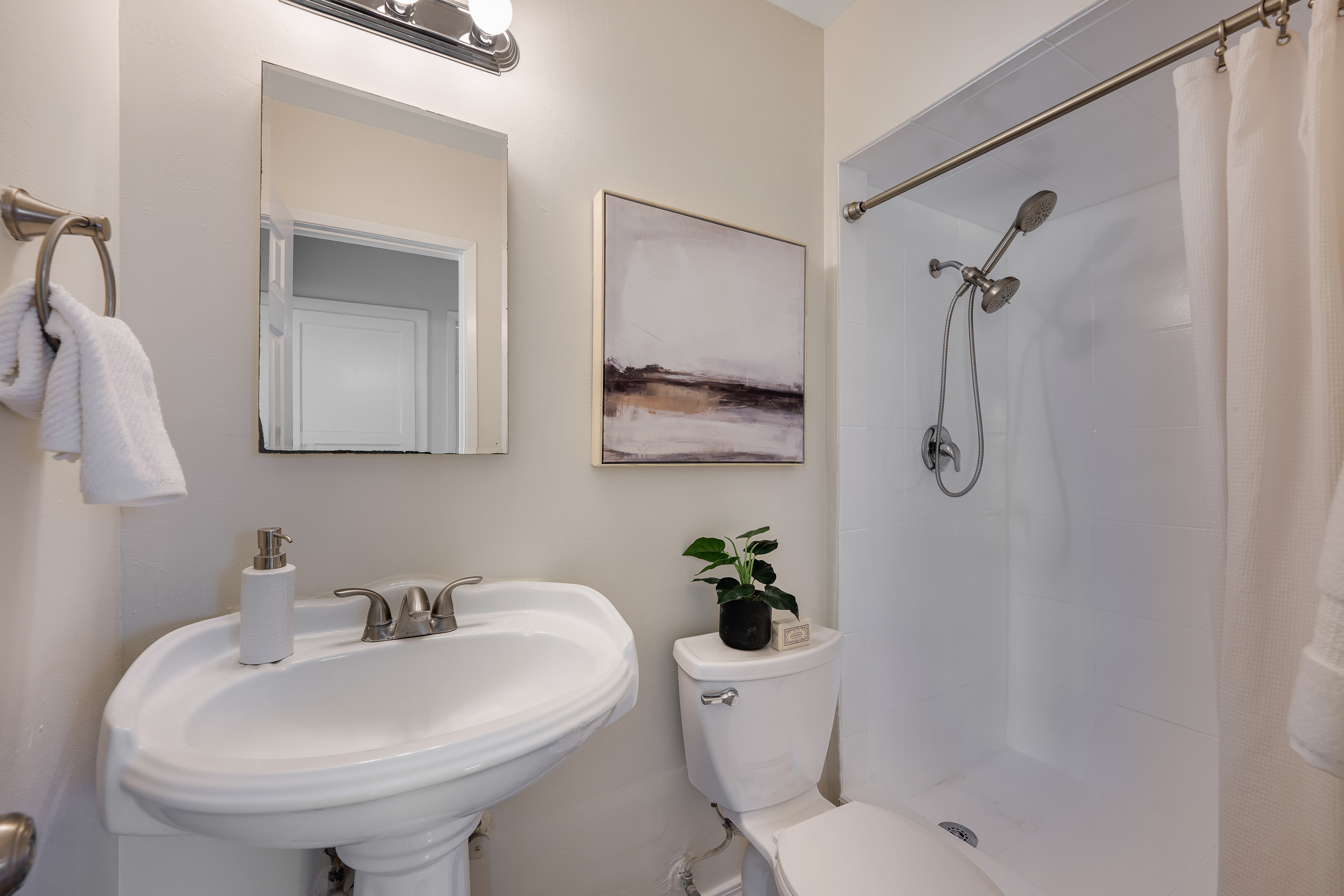 618 S Pine Dr-Bathroom-2
