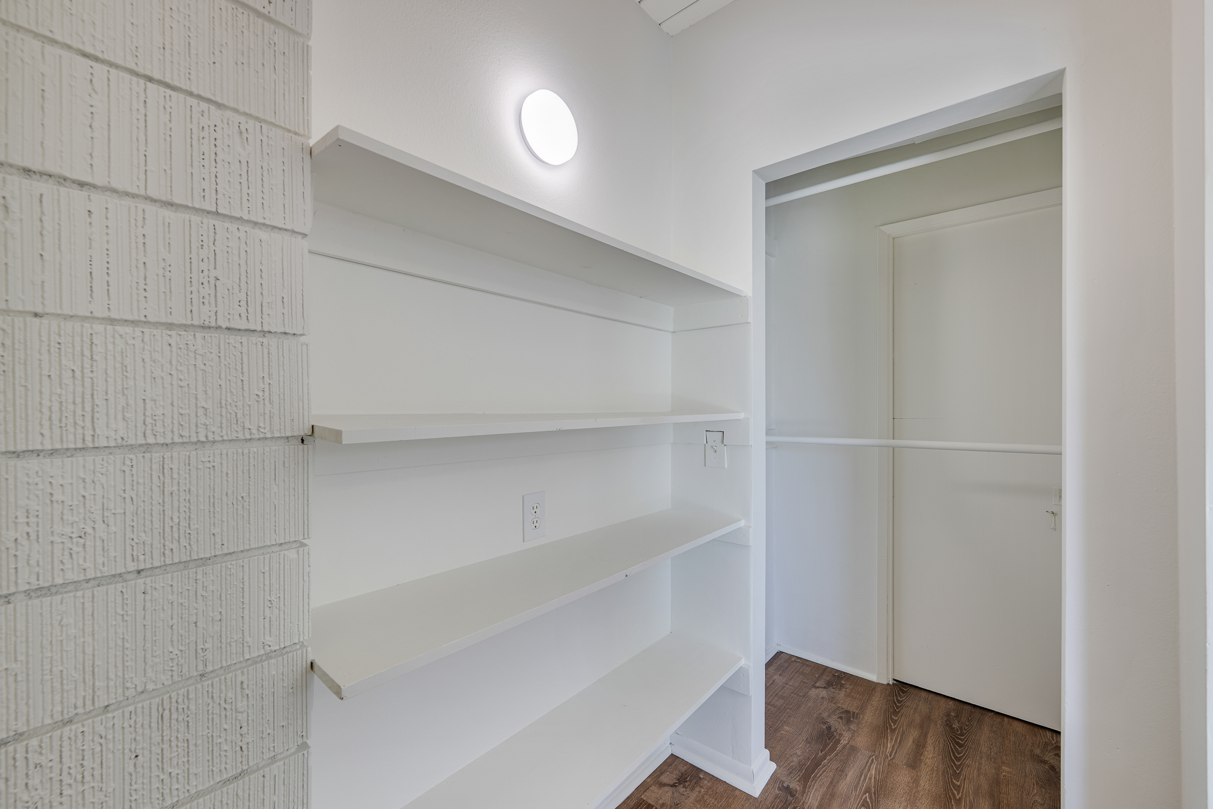 618 S Pine Dr-Primary Closet