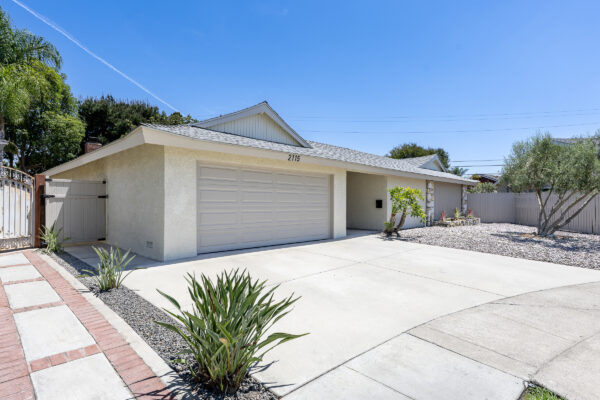 2115 E. South Redwood Dr-Front