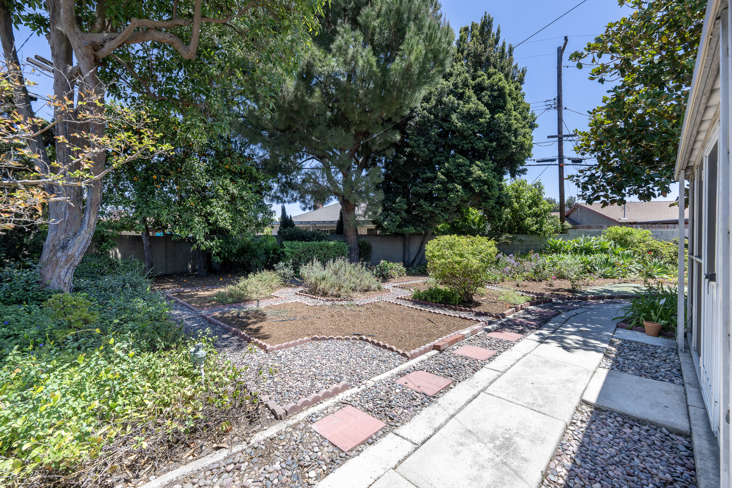 2115 E. South Redwood Dr-Back Yard-4