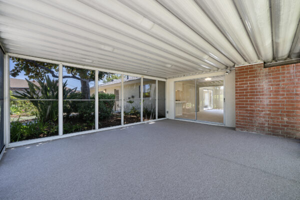 2115 E. South Redwood Dr-Screened Patio