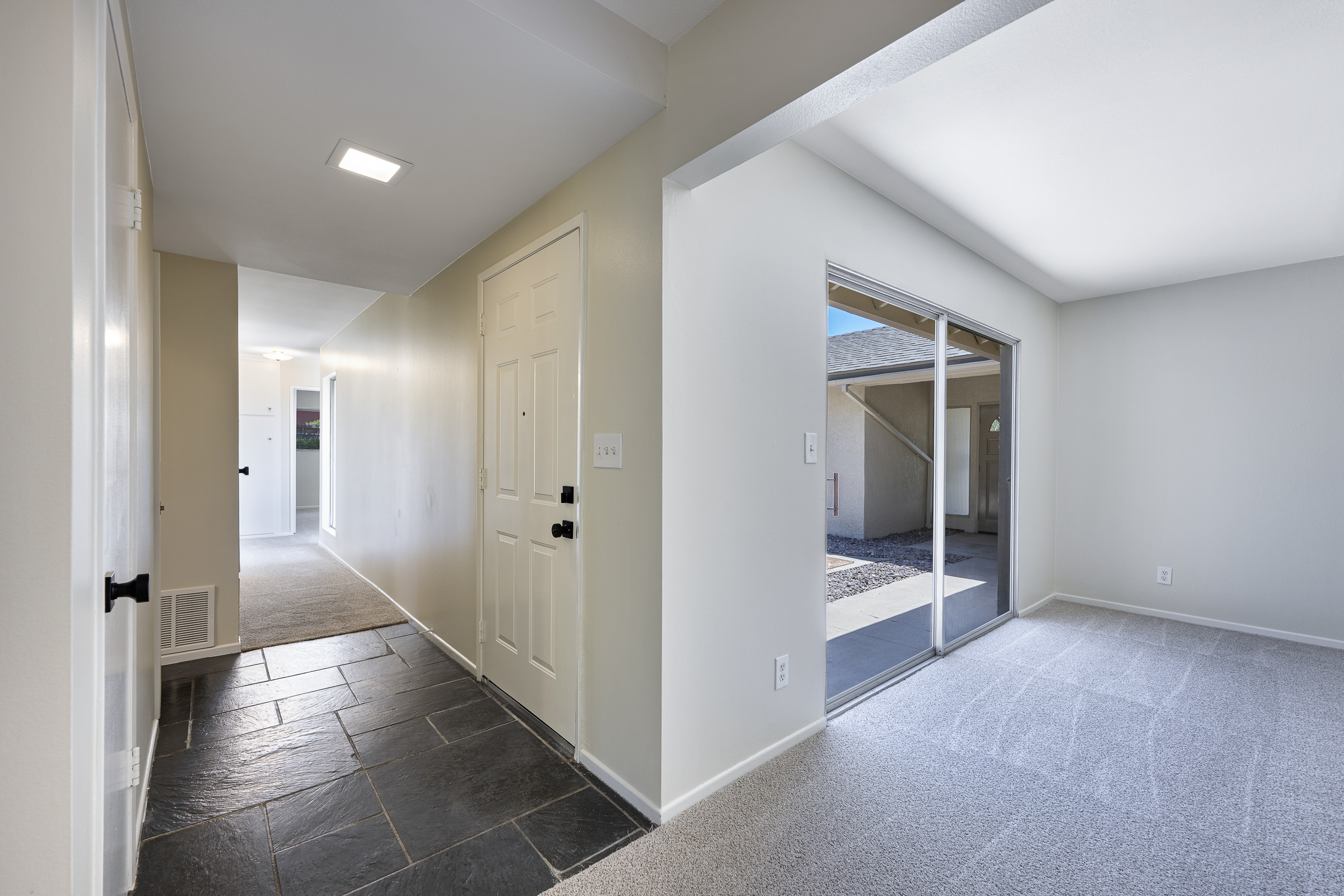 2115 E. South Redwood Dr-Entry