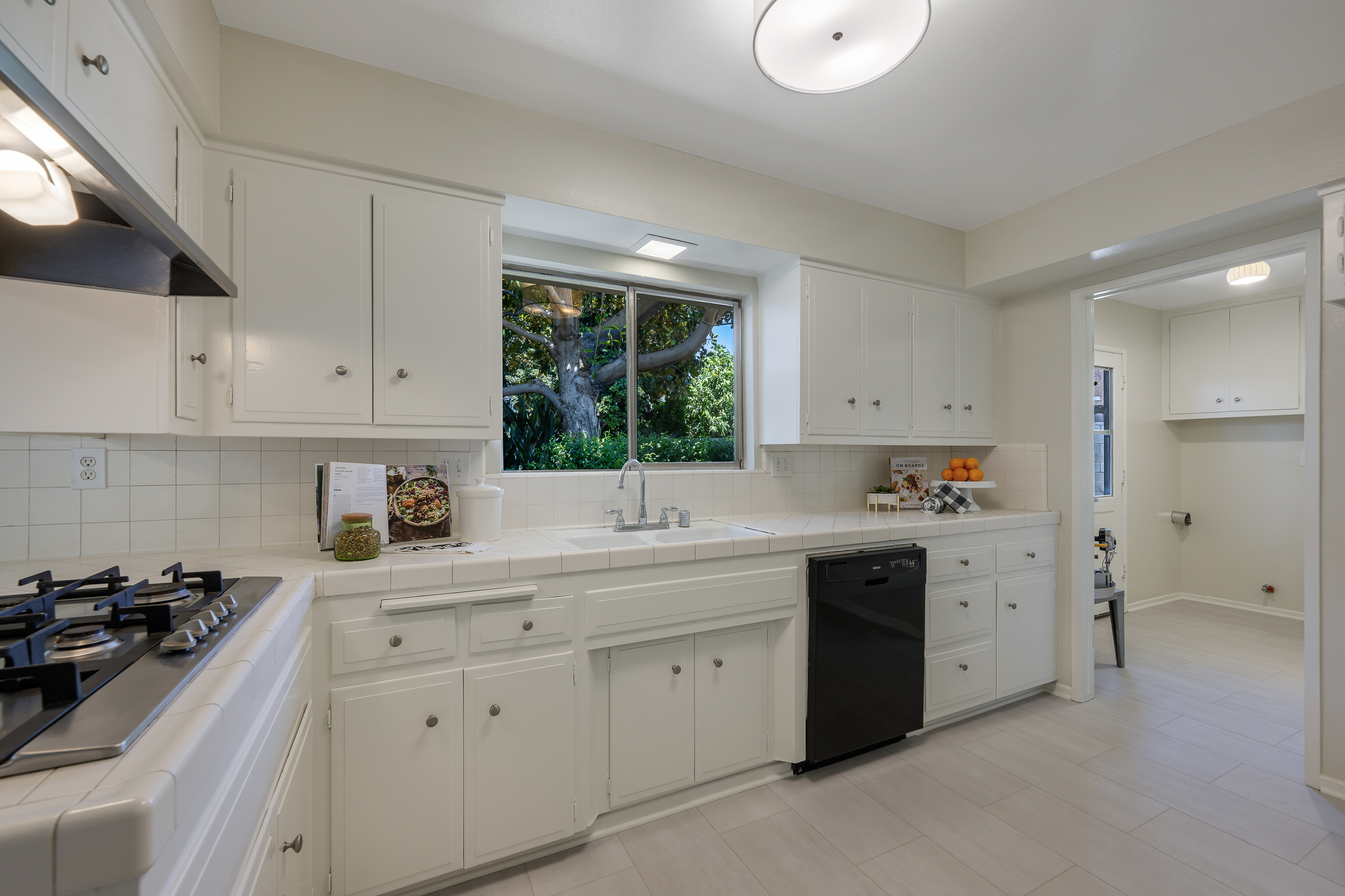 2115 E. South Redwood Dr-Kitchen-2