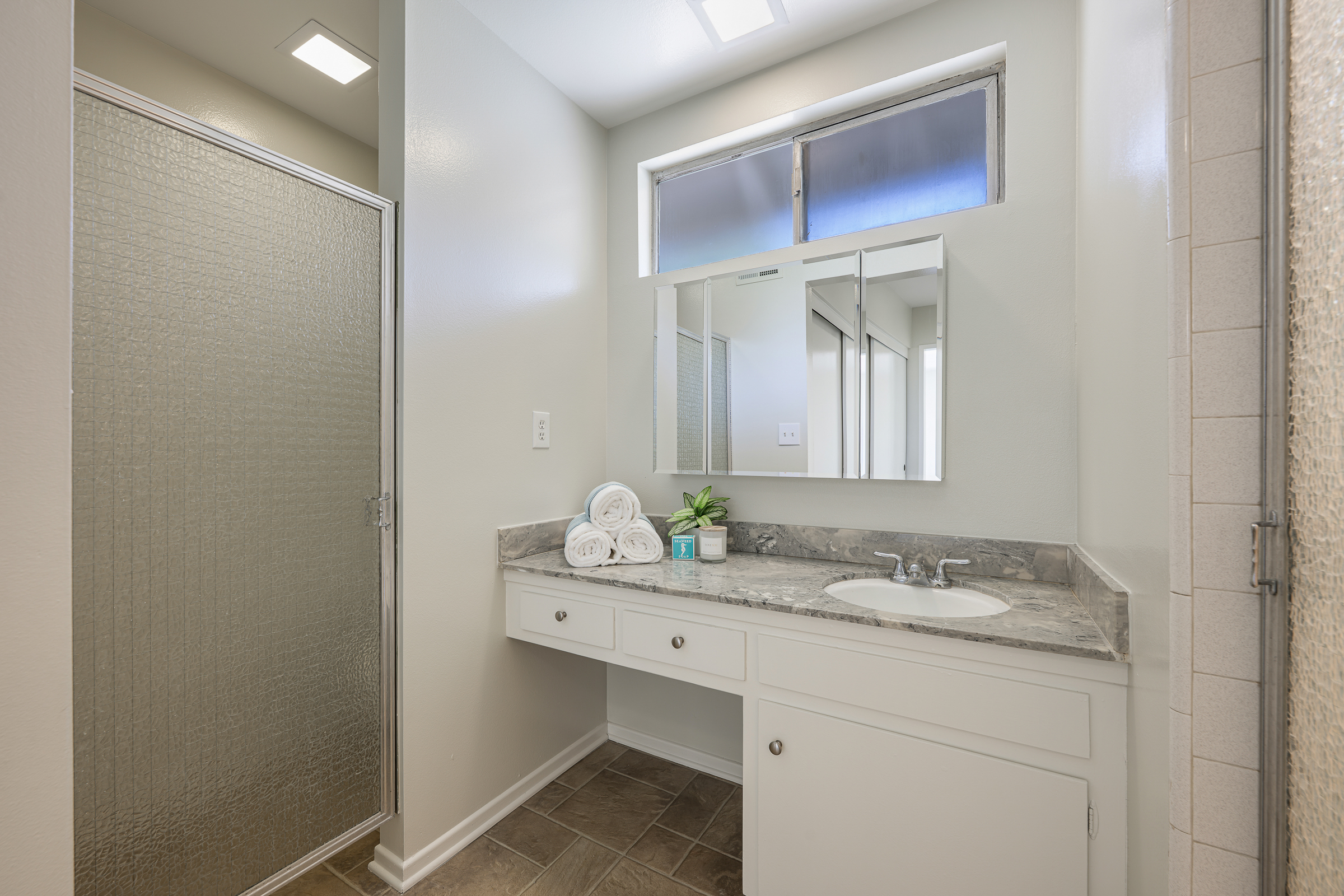 2115 E. South Redwood Dr-Primary Bathroom